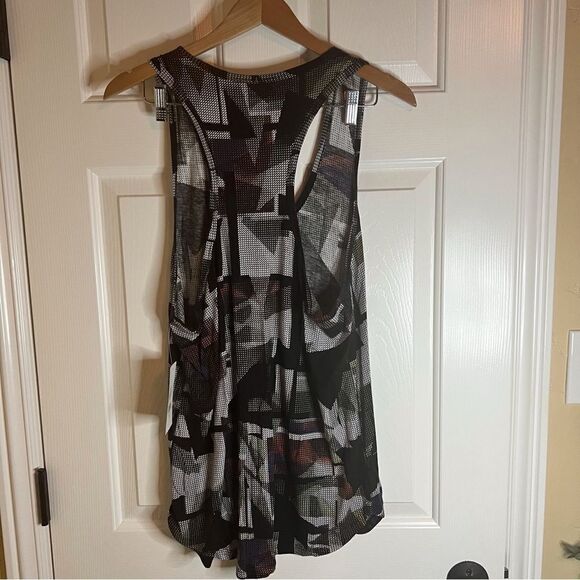 NWT Askya Workout Tank, Flowy and Comfortable.‎ Size Large. - Picture 2 of 5